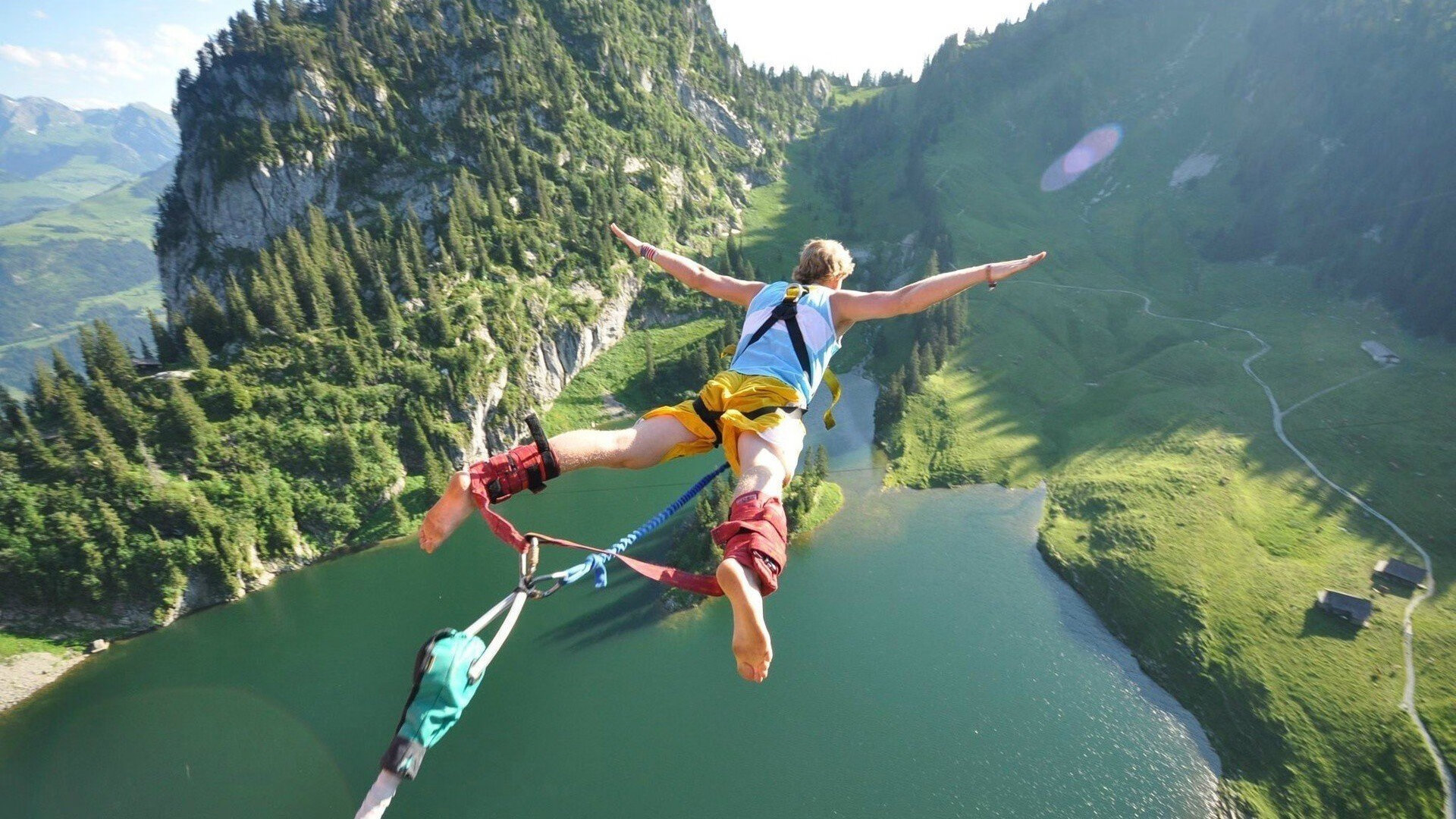 开云足球直播-终场哨响，那个拥抱胜过千言万语，终场哨响，一个拥抱胜过千言万语